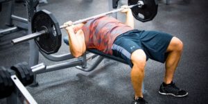 Комплекс вправ з гантелями для збільшення грудей » журнал здоров'я iHealth 3